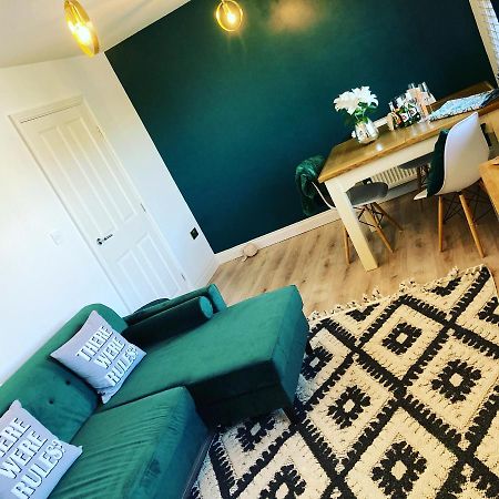 Bay Retreat Holiday Home Apartment The Bay Файли Екстериор снимка