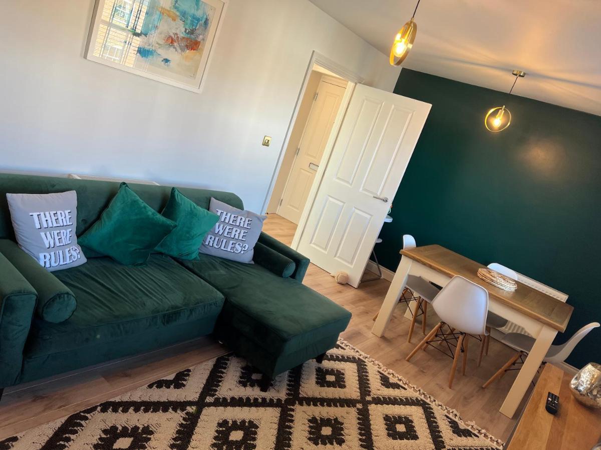 Bay Retreat Holiday Home Apartment The Bay Файли Екстериор снимка